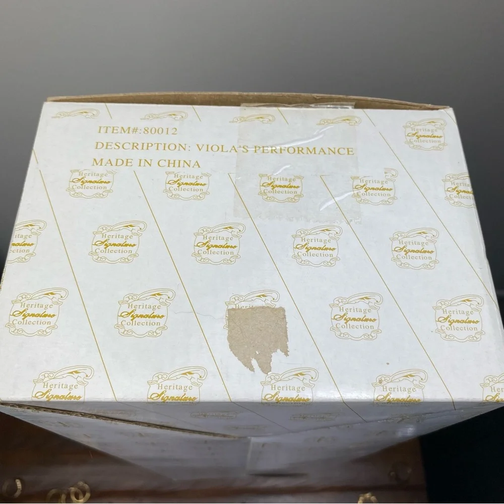HERITAGE Collection VIOLA’S PERFORMANCE doll